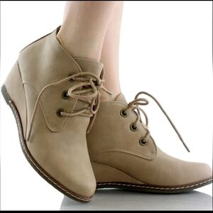 Wedge Ankle Boots Lace-Up Light Tan